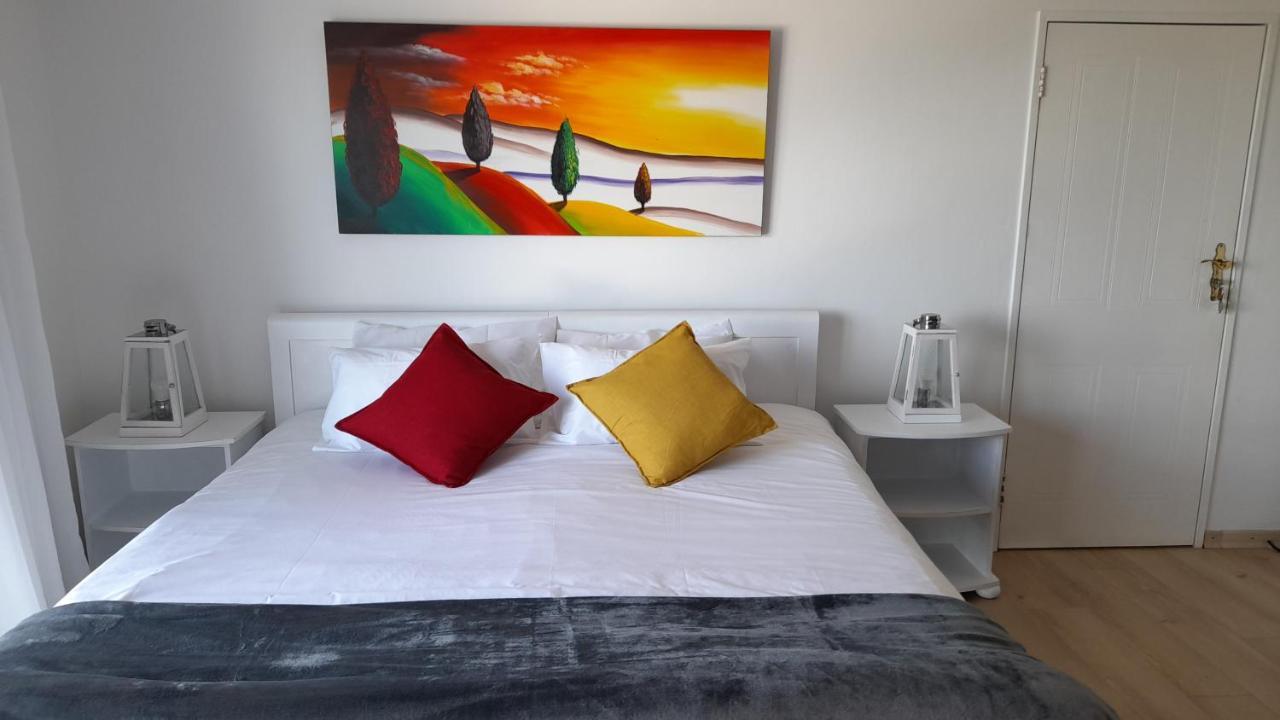 Swept Away Guesthouse - No-Loadshedding Yzerfontein Exterior photo