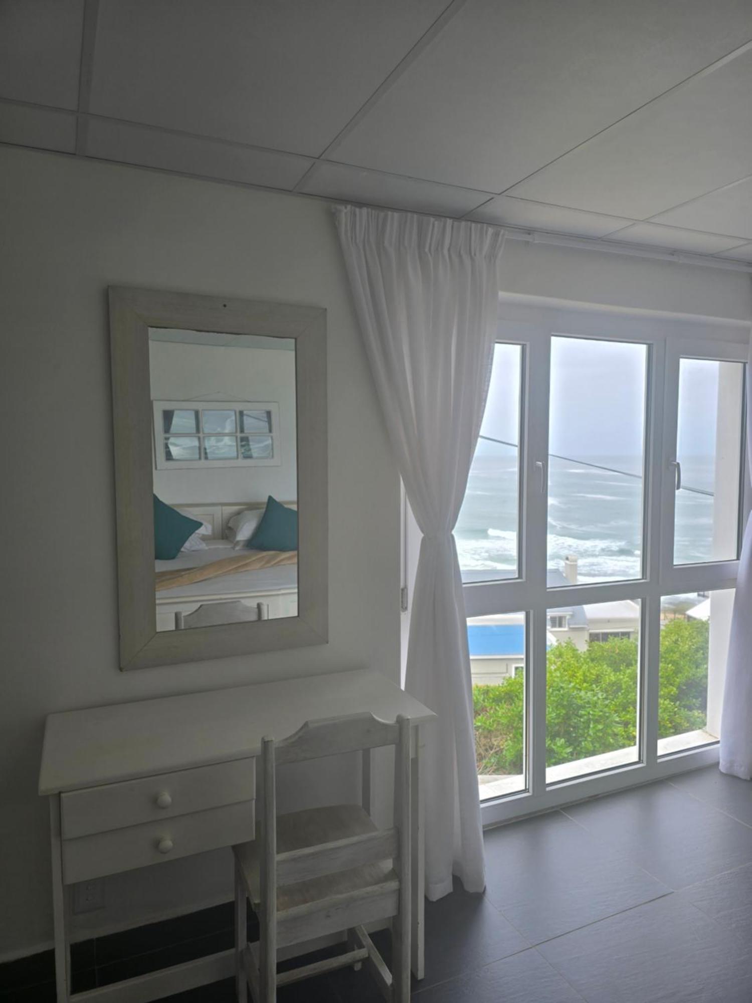 Swept Away Guesthouse - No-Loadshedding Yzerfontein Exterior photo