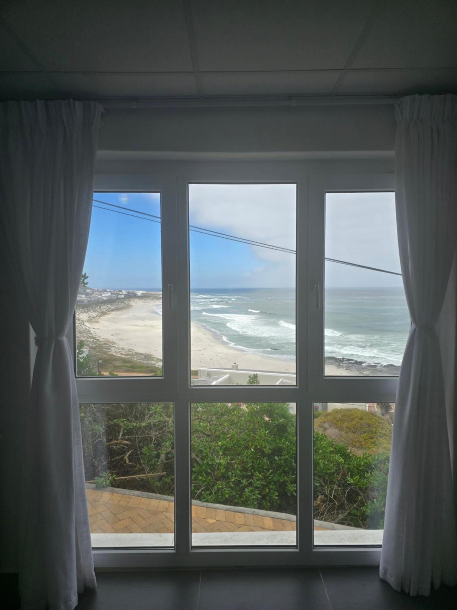 Swept Away Guesthouse - No-Loadshedding Yzerfontein Exterior photo