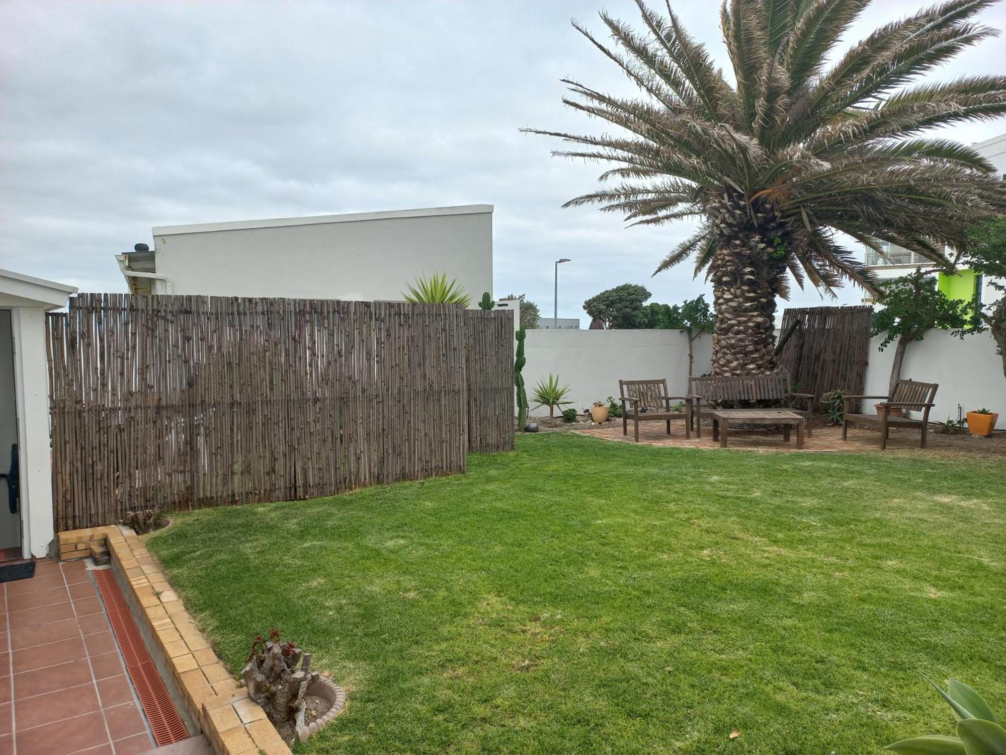 Swept Away Guesthouse - No-Loadshedding Yzerfontein Exterior photo