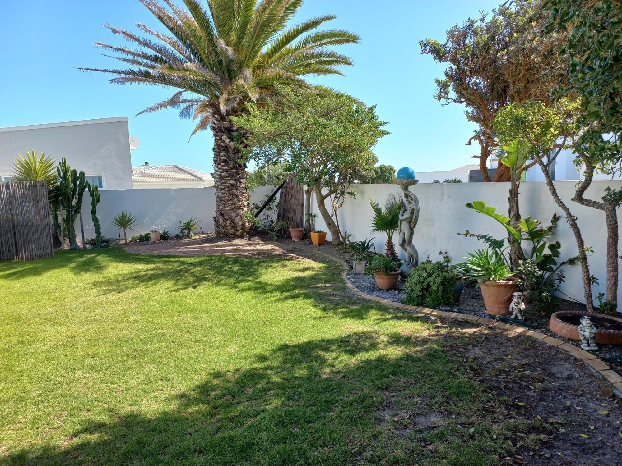 Swept Away Guesthouse - No-Loadshedding Yzerfontein Exterior photo